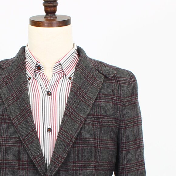 Banana Republic Gray and Red Plaid Blazer - Picture 5 of 11